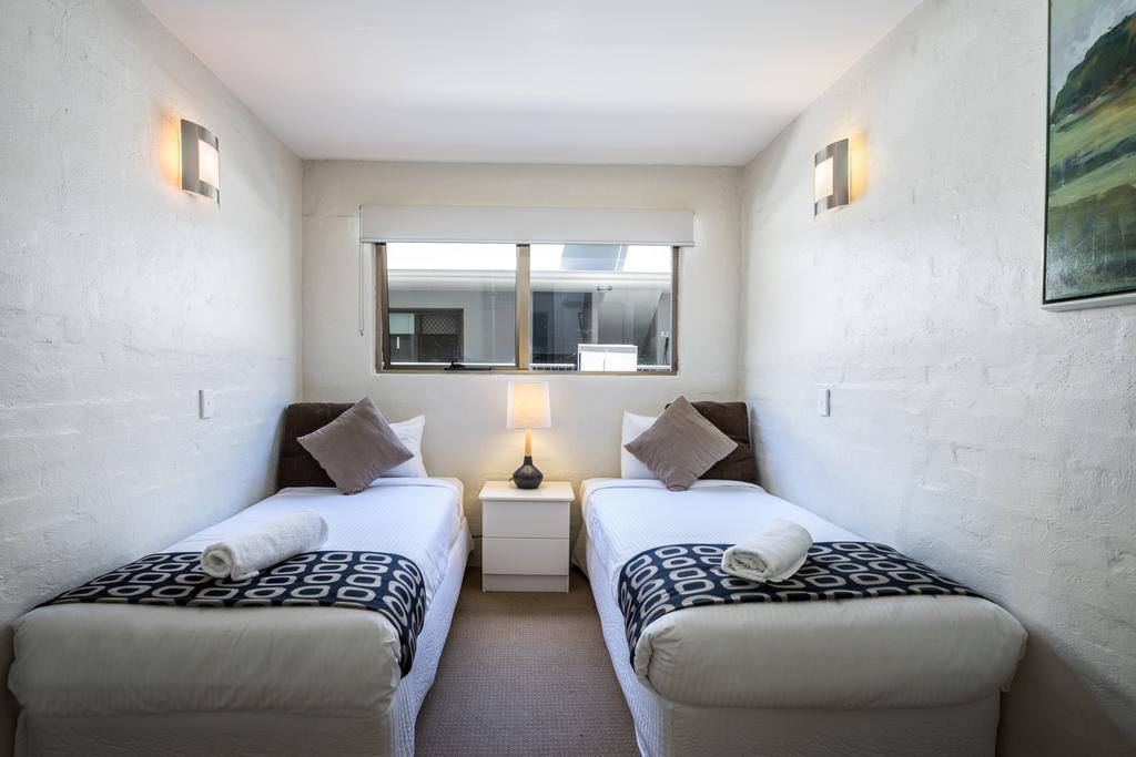Saks On Hastings Aparthotel Нуса Хедс Екстериор снимка